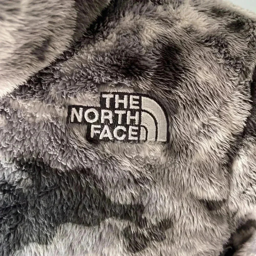 The North Face | Hooded  Camo Print Osito Jacket Asphalt Grey Marble Pri… - Picture 5 of 10